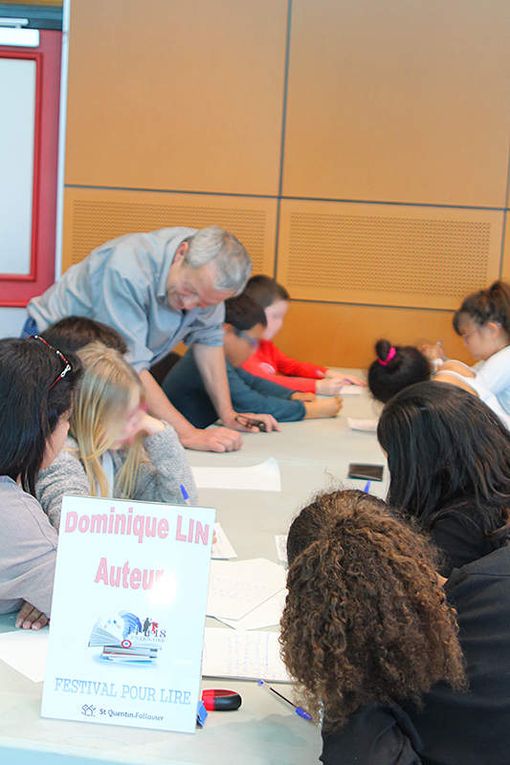 Des auteurs en ateliers et en dédicaces