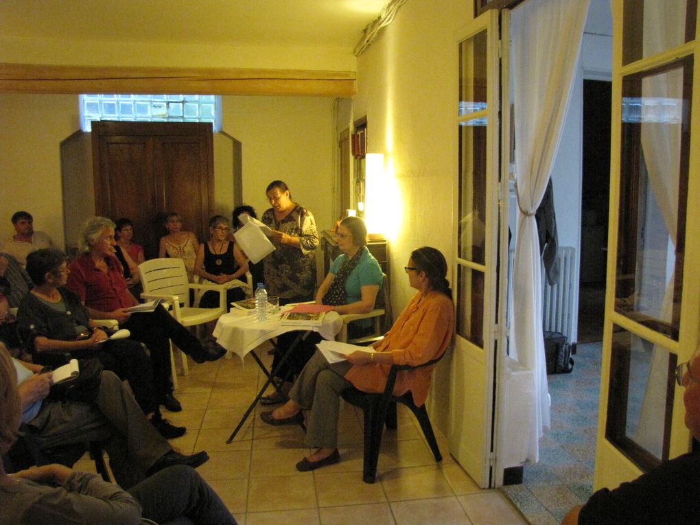 Une collection de photos de nombreux moment forts de la librairie : littérature, théâtre, musique, danse, et bien d'autres plaisirs partagés.