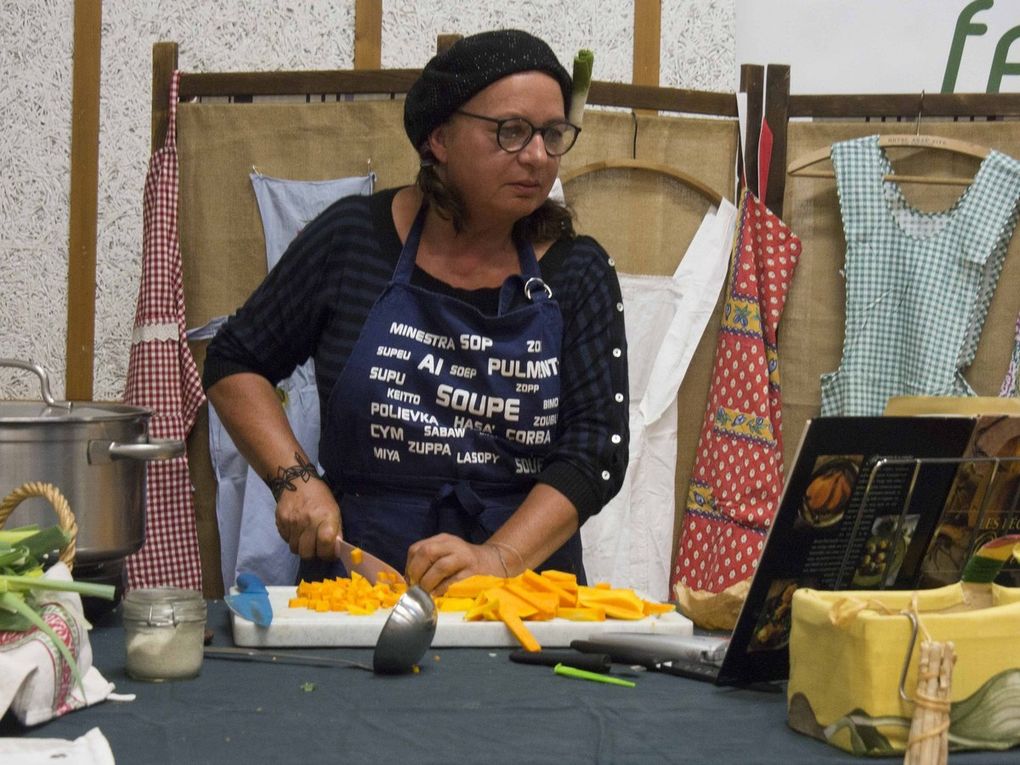 Des auteurs et illustrateurs en dédicace, des Salons différents…