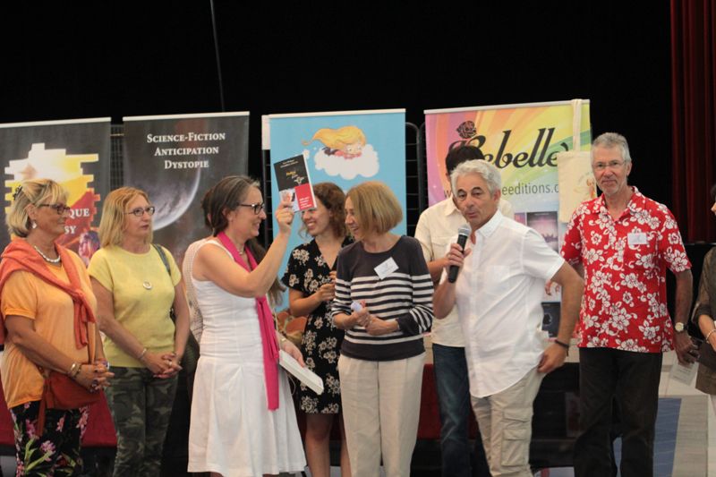 Jean-Philippe Chabrillangeas reçoit son Prix des mains de Michèle Gazier