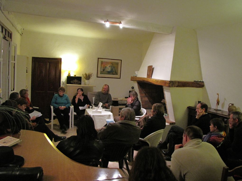 Une collection de photos de nombreux moment forts de la librairie : littérature, théâtre, musique, danse, et bien d'autres plaisirs partagés.