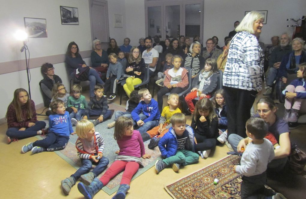 Des auteurs et illustrateurs en dédicace, des Salons différents…