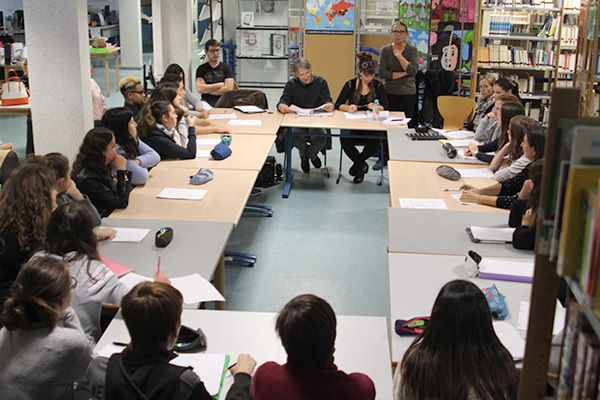 Première analyse de manuscrit avec les lycéens en présence de Yves Bichet