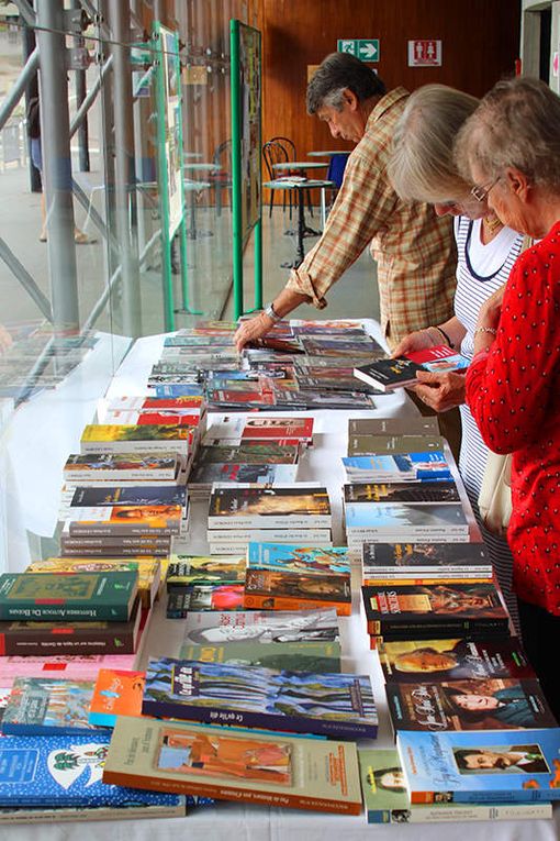 Elan Sud, c'est aussi une librairie alternative qui porte le livre le plus loin possible.