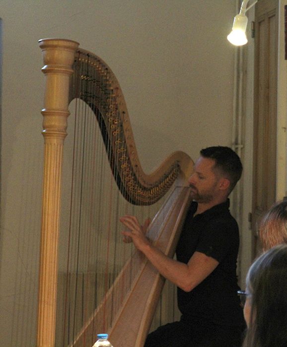 Une collection de photos de nombreux moment forts de la librairie : littérature, théâtre, musique, danse, et bien d'autres plaisirs partagés.