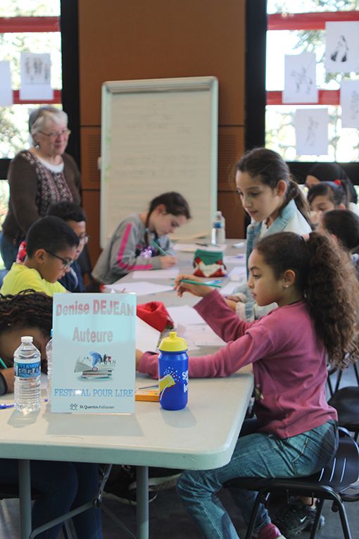 Des auteurs en ateliers et en dédicaces