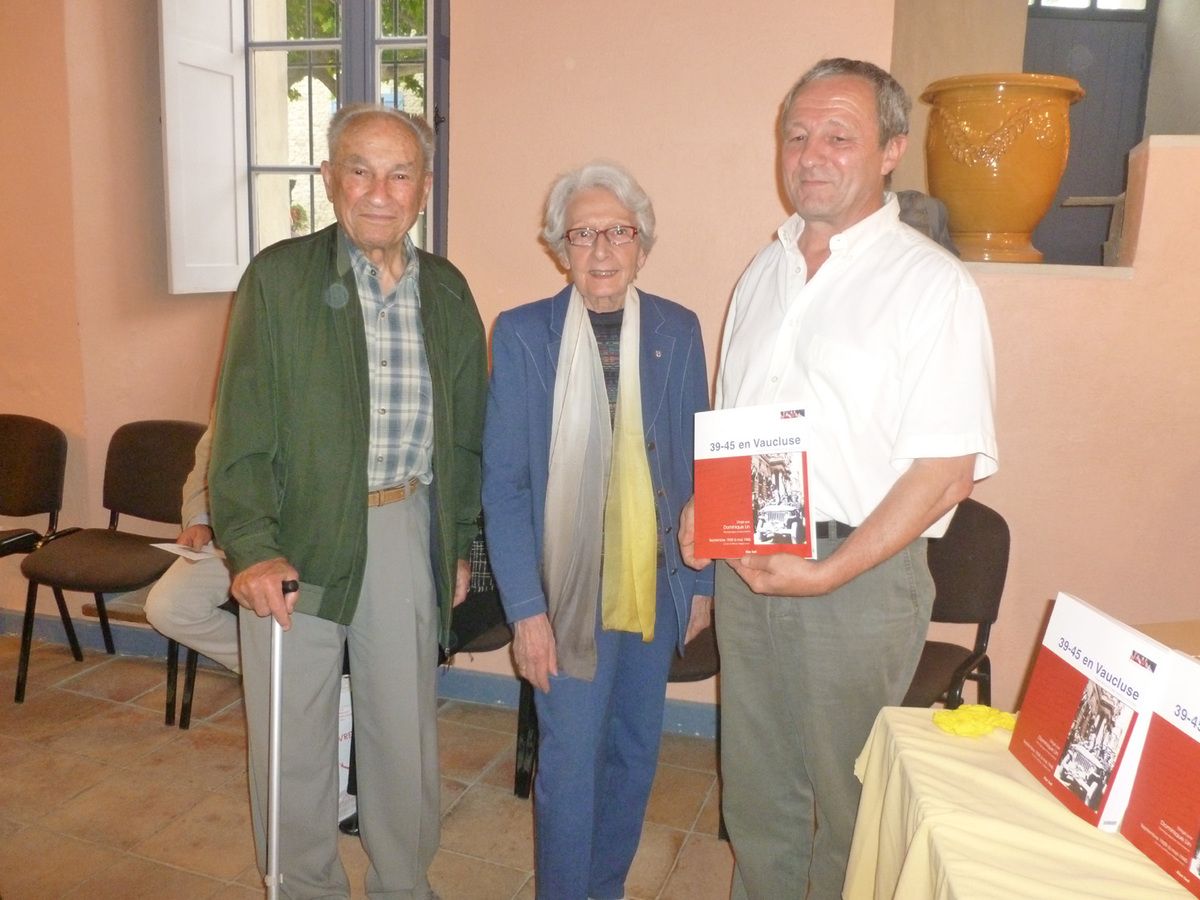 Dominique Lin est régulièrement invité à présenter 39-45 en Vaucluse lors de rencontres et cérémonies