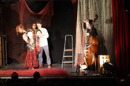 Cliquer sur les photos pour faire défiler le diaporama