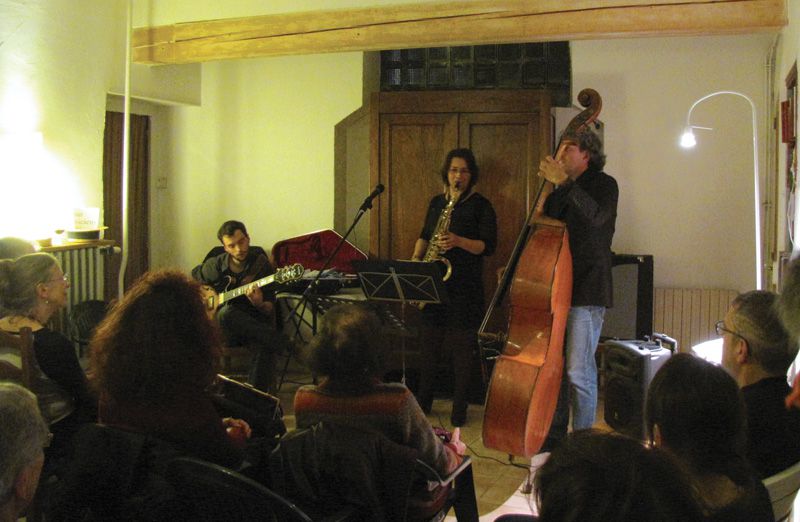 Une collection de photos de nombreux moment forts de la librairie : littérature, théâtre, musique, danse, et bien d'autres plaisirs partagés.