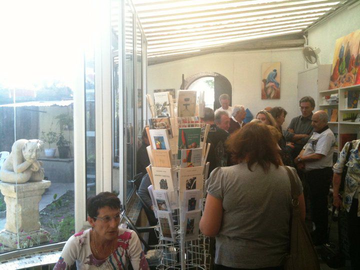 Une collection de photos de nombreux moment forts de la librairie : littérature, théâtre, musique, danse, et bien d'autres plaisirs partagés.